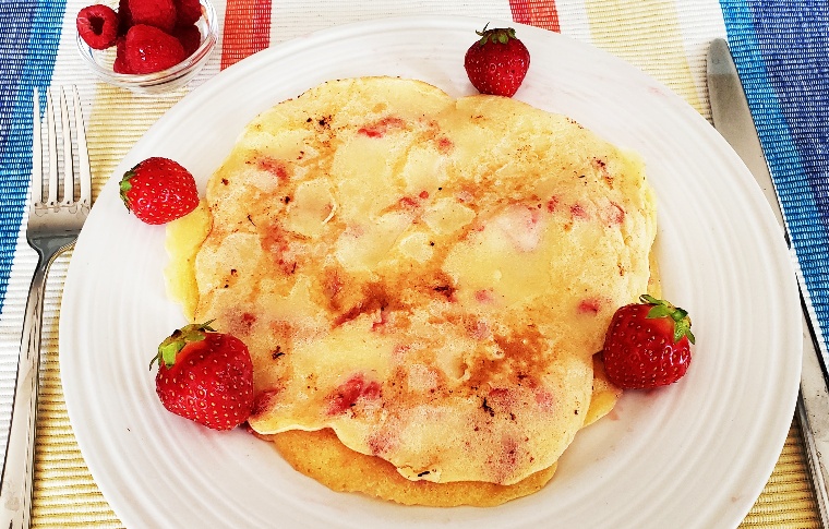 Crêpes aux fraises à la farine de maïs - Les Saveurs de Marie